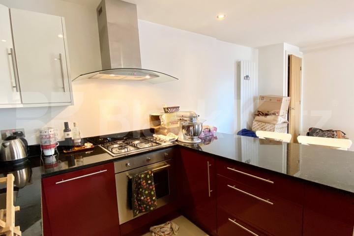 Decorated to the highest of standards boasting size, quality and location Great  Suffolk Street., London Bridge / Borough